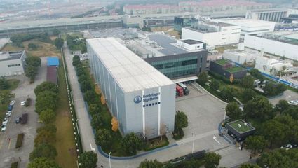 为奔驰宝马造电池，助世界500强“碳清零” 解码一家全球化企业的碳管理生意经